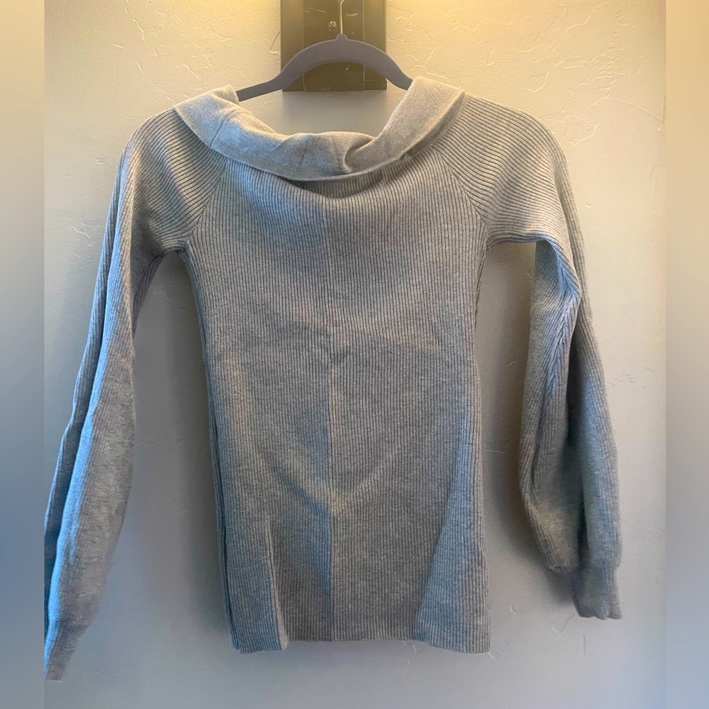 Guess Sweater off shoulder with bell sleeve